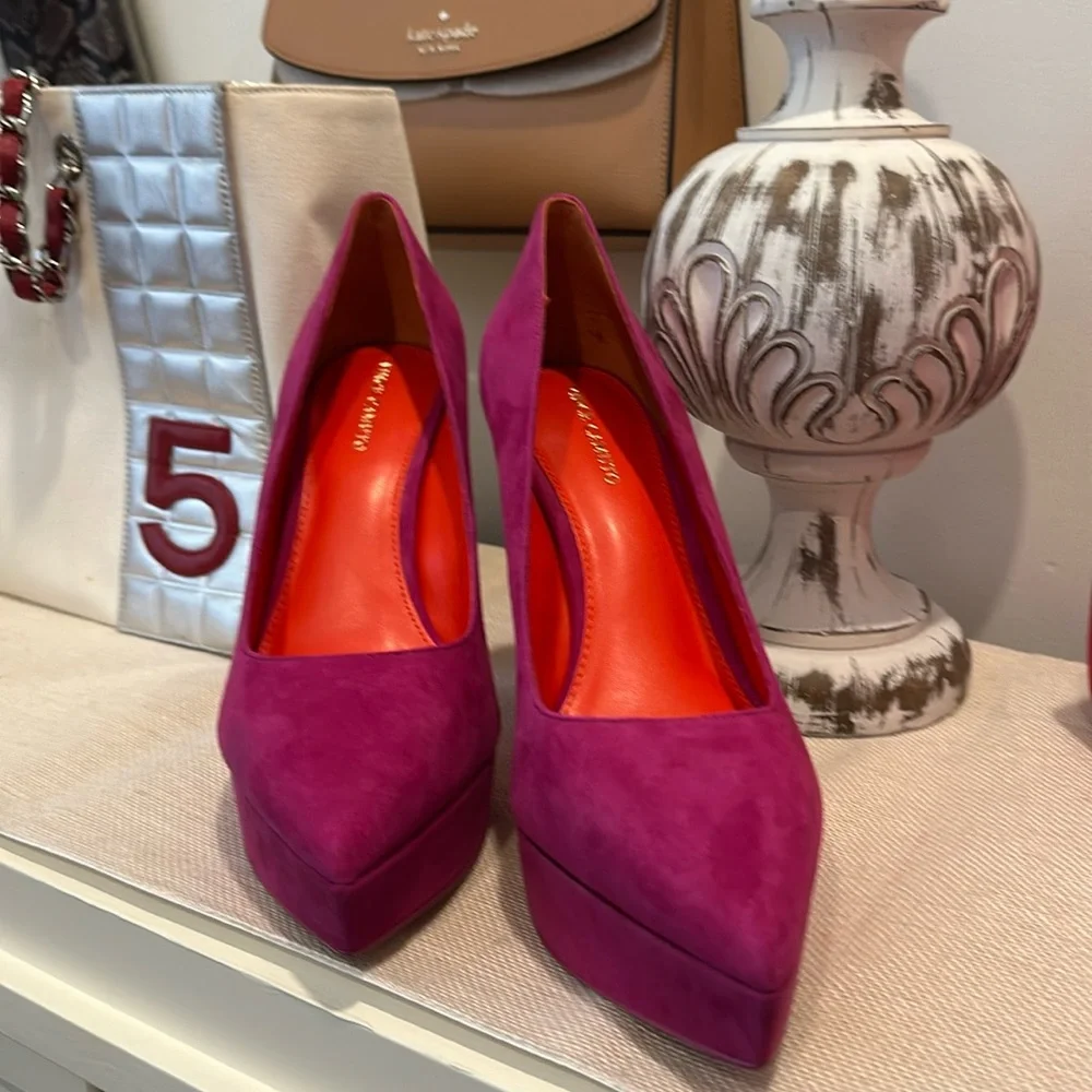 Vince Camuto Slaytia Lucite Platforms in Fuchsia Suede, Size 10